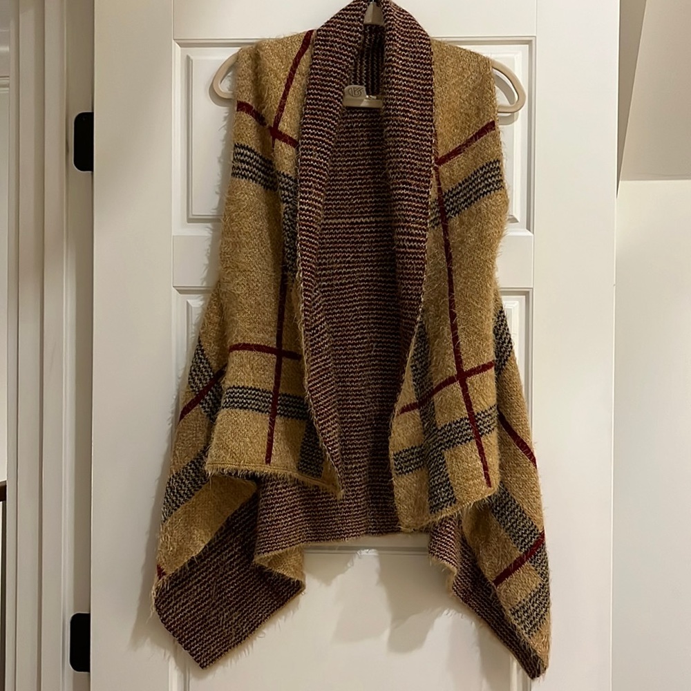 Waterfall Camel/Garnet Plaid Vest